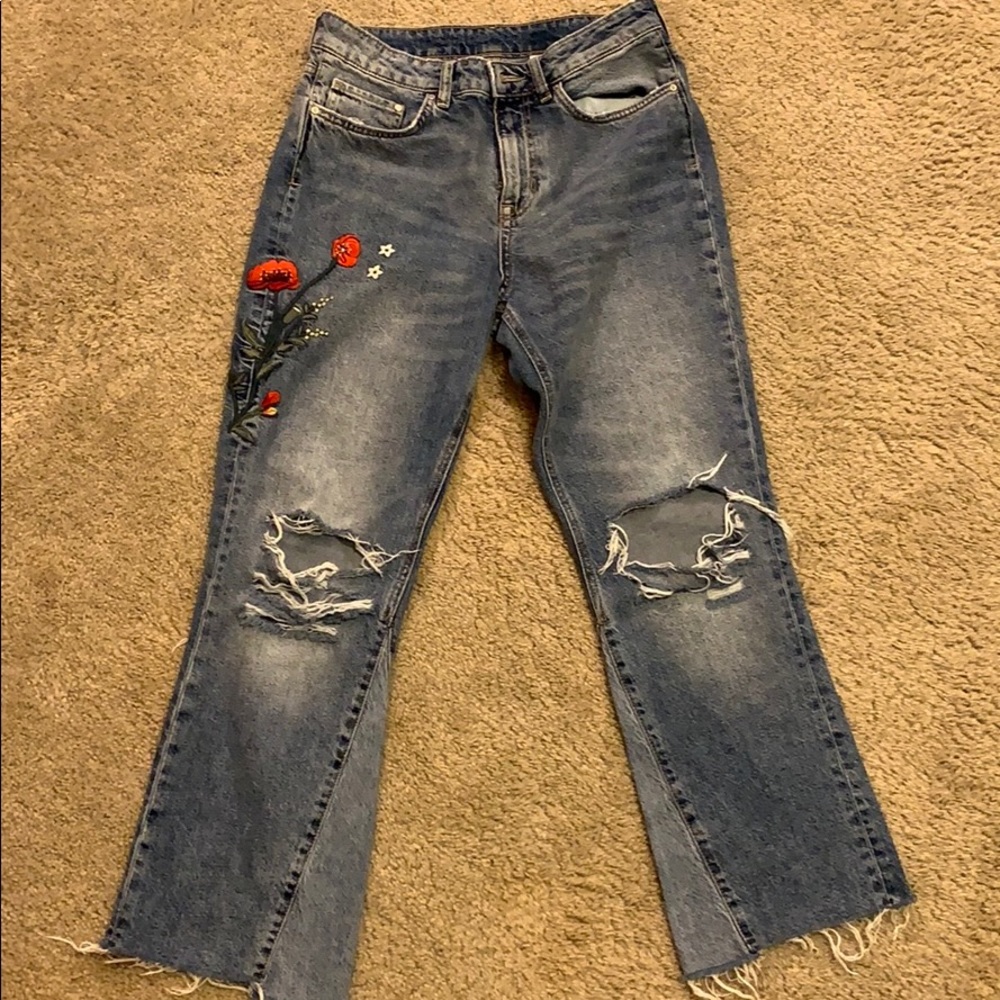 Embroidered flower jeans